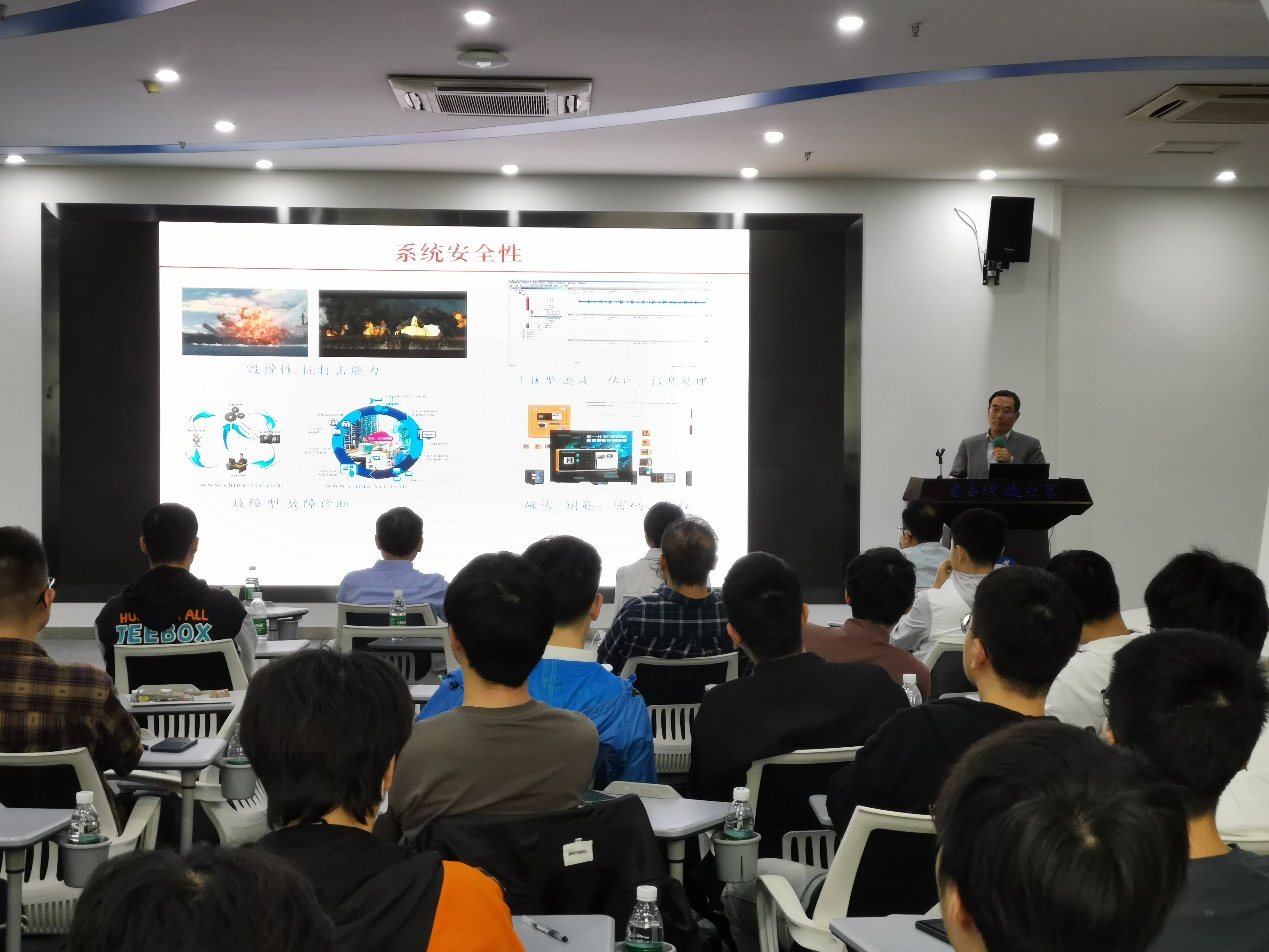 中科院数学与系统科学研究院郭雷院士、张纪峰研究员做客“名师讲堂”