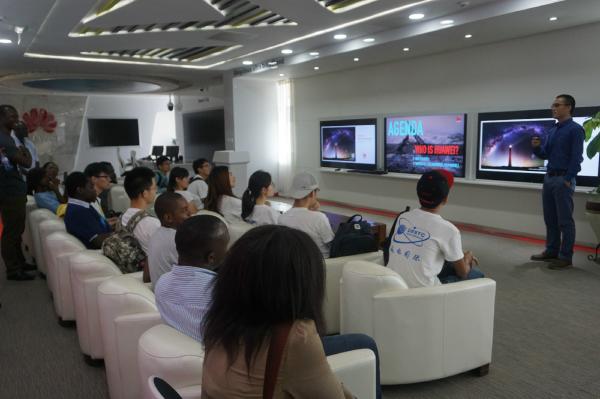 介绍华为 业务.JPG 6d21fe49ffc0e0eb1fd48a4307ea8900.jpg