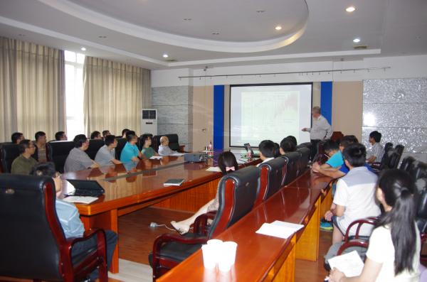 美国加州大学戴维斯分校杰出教授来校访问