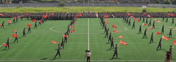 2016级新生军训圆满结训