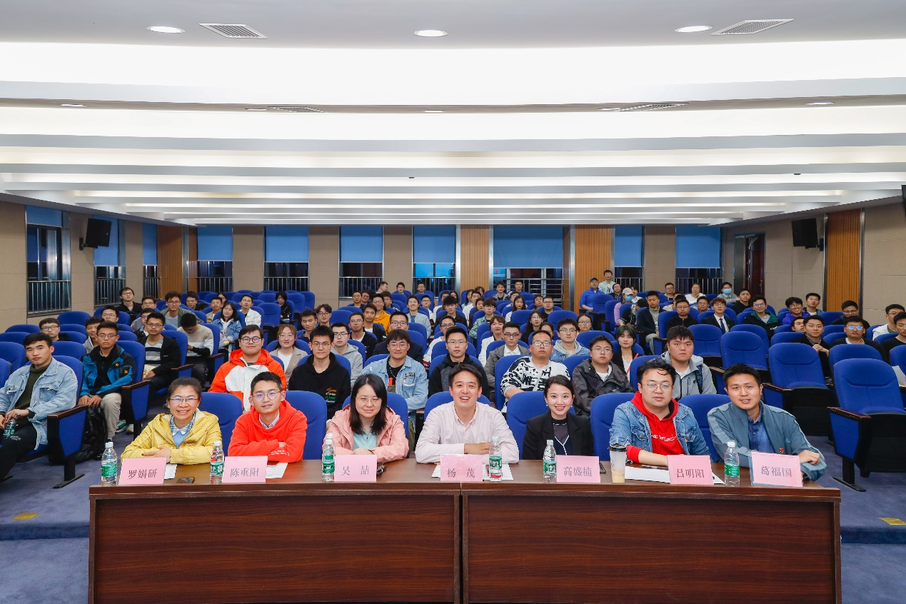 【党史学习教育】物理学院举行“党旗在我心”专题微党课大赛