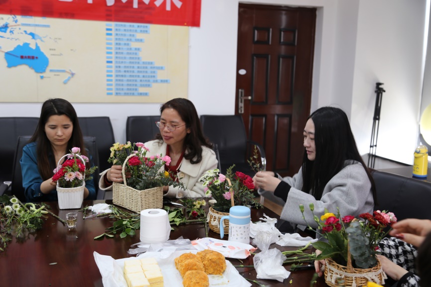 6fd98a589bc84a6b8cc1ce4698bae1ba_e215c.j