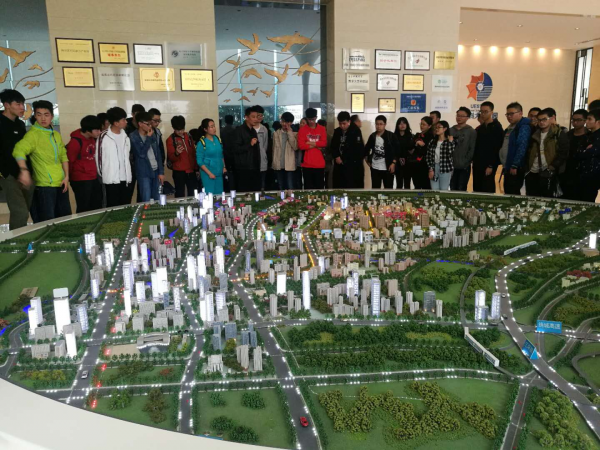 材料学院开展校企互动 助力学子对话行业精英