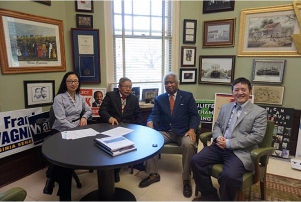 我校美东校友代表应邀访问美国汉普顿大学