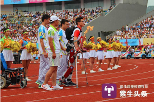 电子科大研发外骨骼机器人，让截瘫小伙走出不一样人生