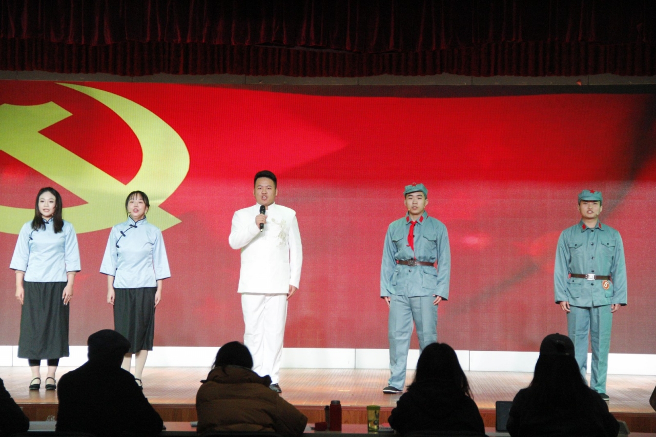 朗诵5 合照1.jpg 71334d12814cab5c2e6932c7b567653c_c608a.j