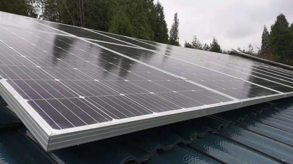 “光伏扶贫”并网发电  “太阳光”照亮致富路