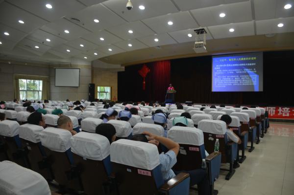 【思政聚焦】医学院举行2017教师培训会