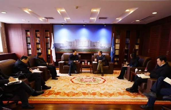 成都市副市长曹俊杰一行来校访问