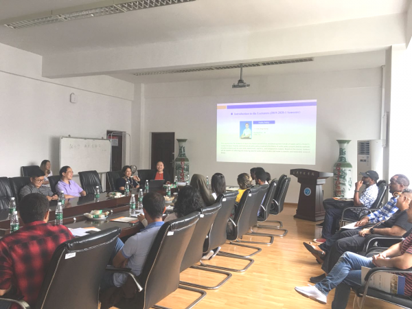 公共管理学院举行2019级留学生新生指导活动暨第八期留学生教学培养工作坊