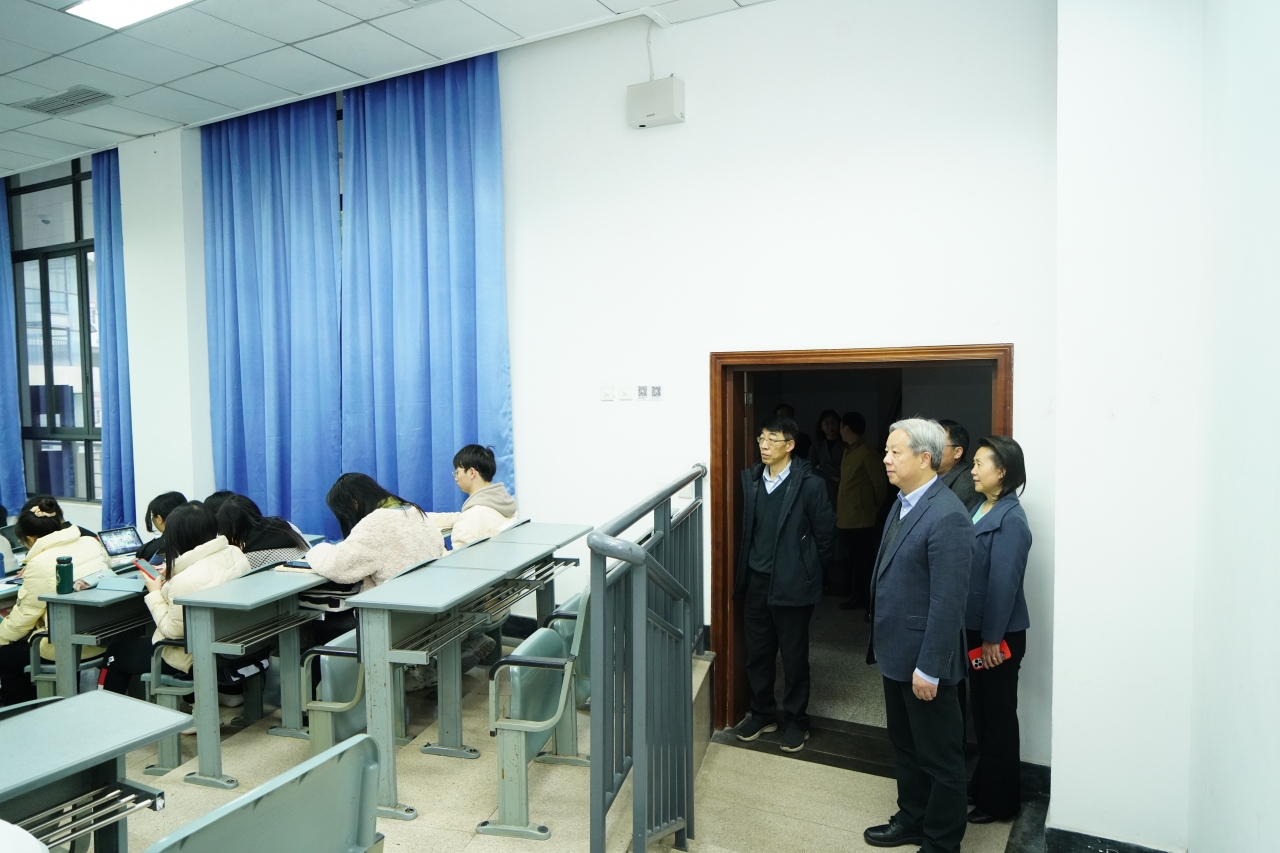 新学期新气象 开学首日教学秩序井然