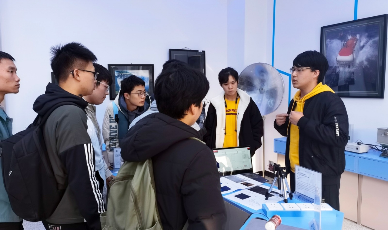 20211123_物理学院展览 (1).jpg 20211123_物理学院展览 (1).jpg