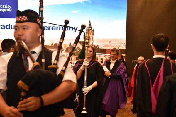 英国授位010.JPG 73e280048019eaef990618c3b92ab297.jpg