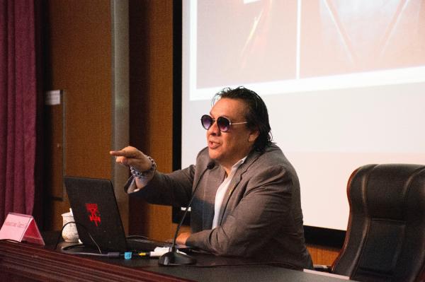 【成电讲坛】好莱坞特效大师Sebastian Carrillo讲述艺术创新