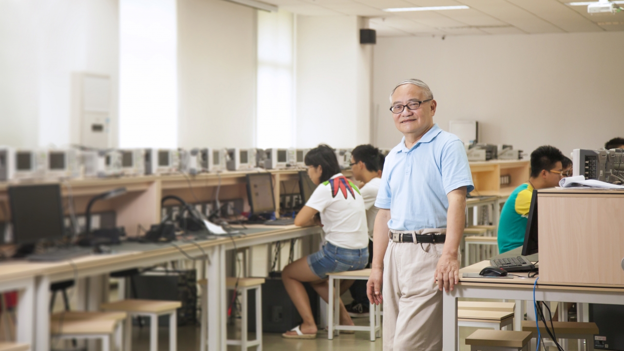 彭启琮教授.jpg 彭启琮教授.jpg