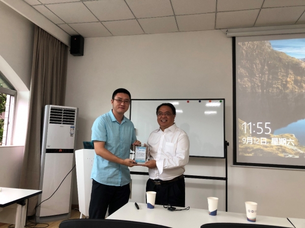 重庆大学魏子栋教授做客学者论坛谈电催化研究