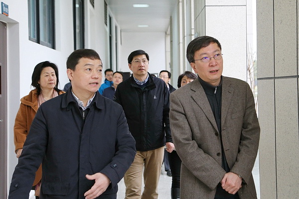 开学首日教学工作井然有序