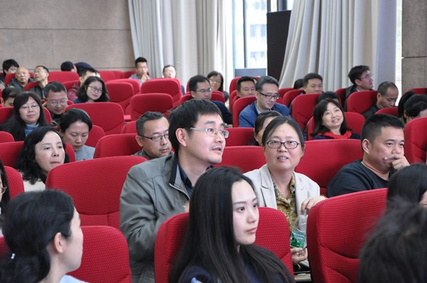 现场热烈交流1.jpg 769ea9f660f61fdd3dd56e31b6ab325e.jpg