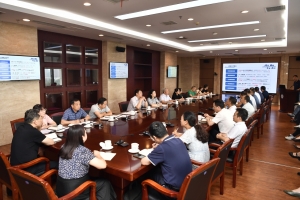 学校召开二级党组织书记例会 部署近期重点工作