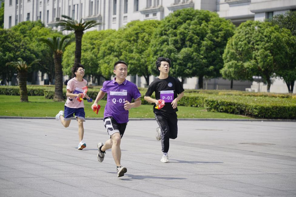 776def7026a9b2b8d63c1899b9c33169_3a2c2.p