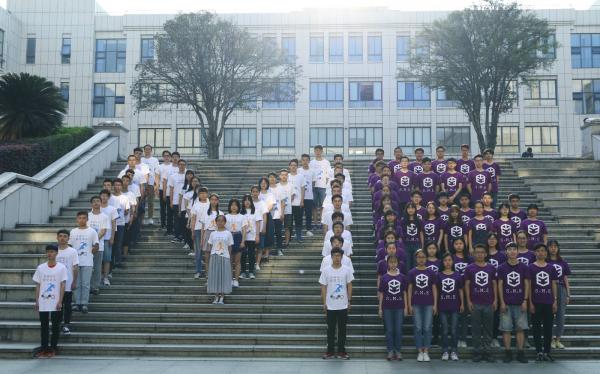 2、机电-经管团队照片1.jpg 77d086d8a1c6d0a624a4100dc23ef0a3.jpg