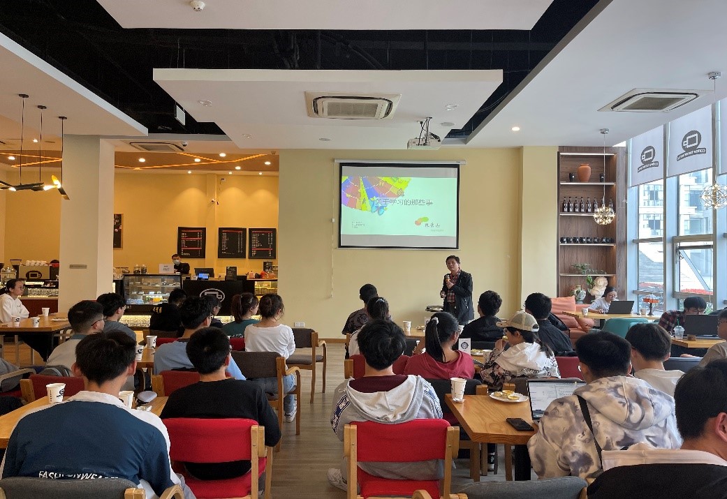 【成电下午茶】段景山高级实验师分享“大学学习那些事”