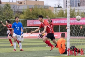 我校校园组足球队闯入四川省第三届“贡嘎杯”足球赛八强