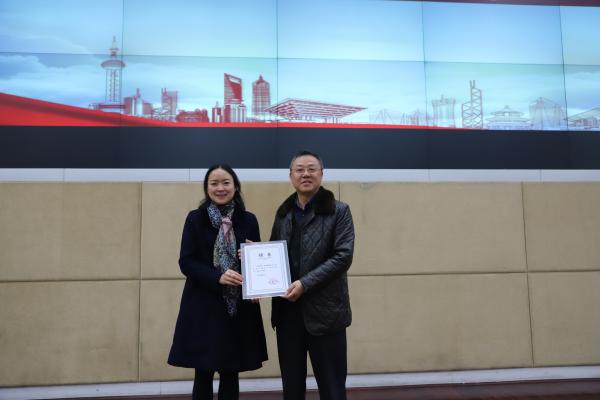 通信学院开展“爱国·奋斗”主题教育讲座