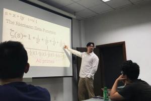 【美丽成电·师德之美】曾辽原：做引路者 让学生与区块链长相厮守