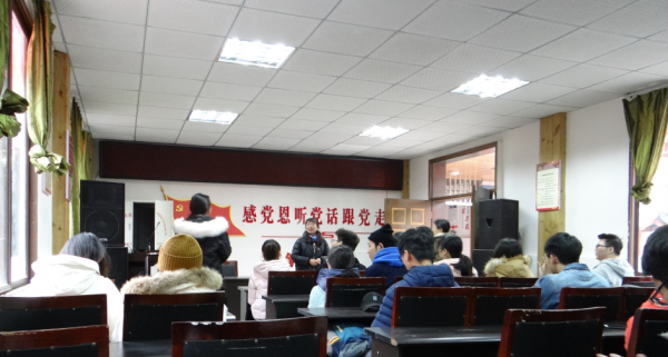 通信学院本科党支部与棋盘村党支部举行“1+1”共行计划挂牌仪式