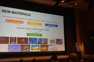 材料学院向勇牛晓滨教授荣获“中国工程前沿杰出青年学者”称号