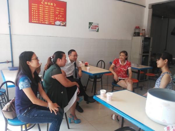 【迎新】学工部携手校友走访看望2016级新生