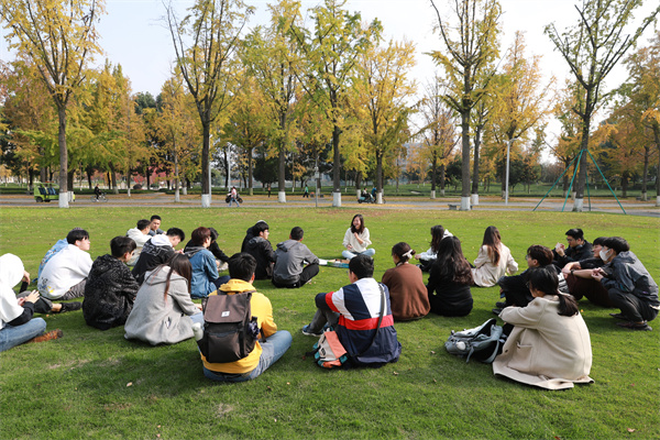 7b418f35bff1165f57aac9755a5db681_2f585.j