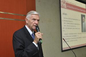 威廉玛丽学院校长Taylor Reveley做客成电讲坛