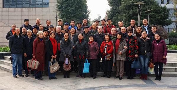 离退休老同志参观“一校一带”行动计划成果