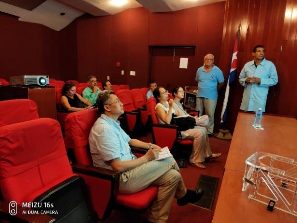 参观CIMEQ.jpg 7bc2edcfba335af81f13012a7340ecce_2beb8.j