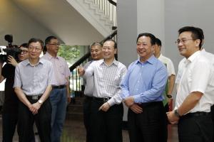 省委常委、成都市委书记黄新初来校调研