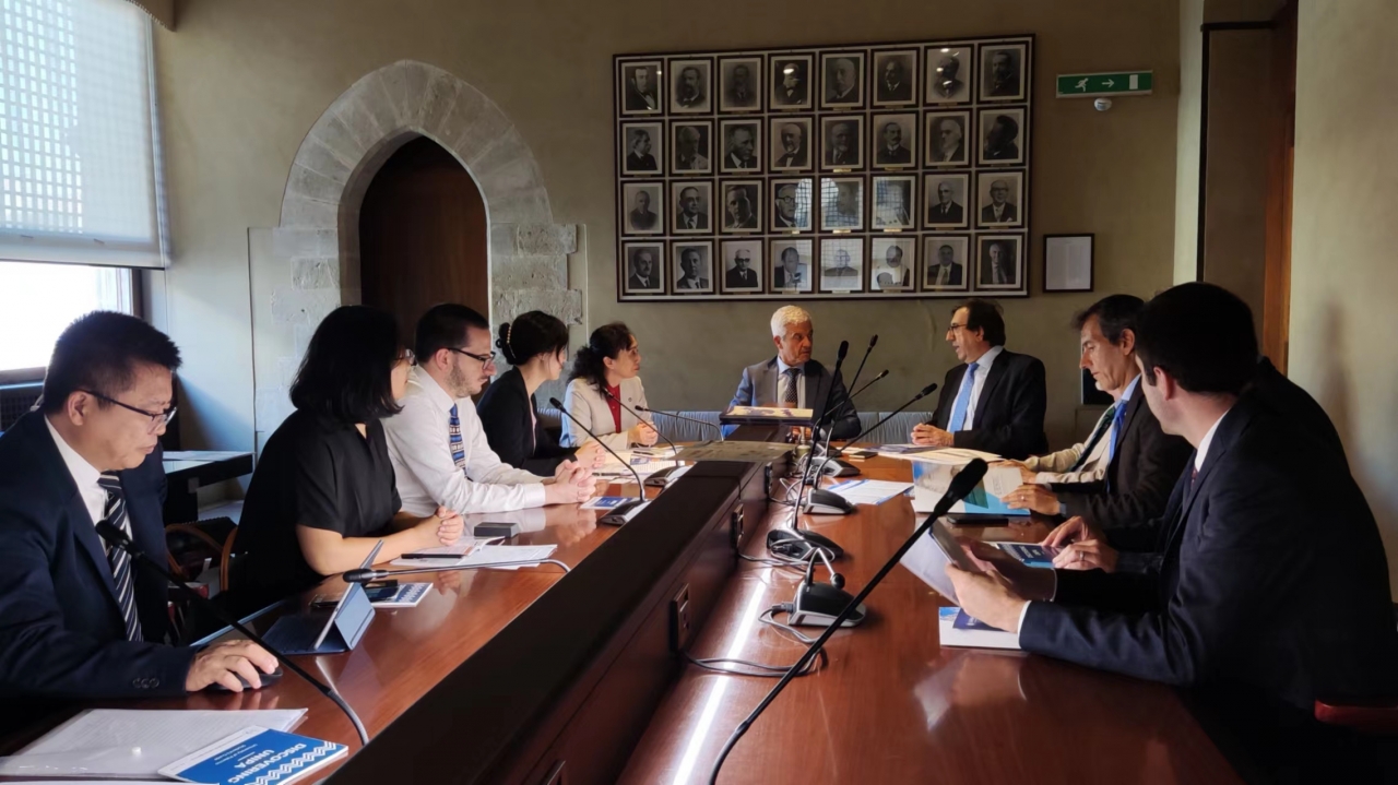 d6b77b5f8b75e45cbc97ab6673d045d.jpg d6b77b5f8b75e45cbc97ab6673d045d.jpg