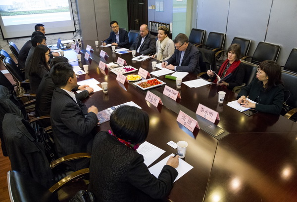 英国文化教育代表团来校洽谈合作