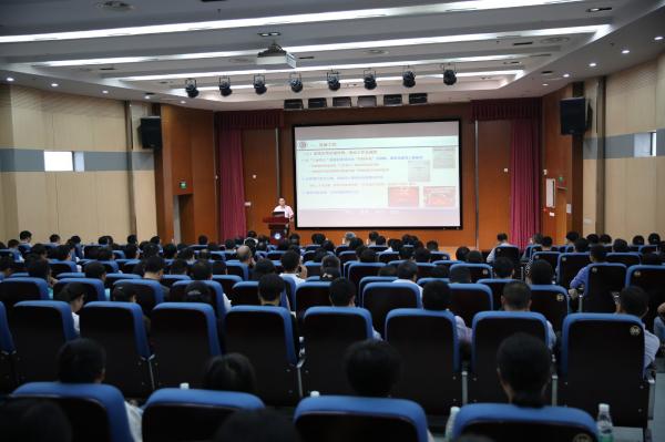 电子科学与工程学院（示范性微电子学院）召开新学期教职工大会