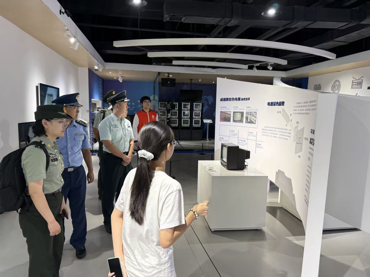 国防科技大学“高地薪火”硕博宣讲团来校交流