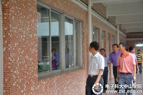 中山学院开学第一天井然有序