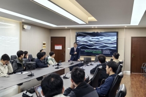 IEEE Fellow、伦敦大学学院Kai-Kit Wong 教授做客学者论坛