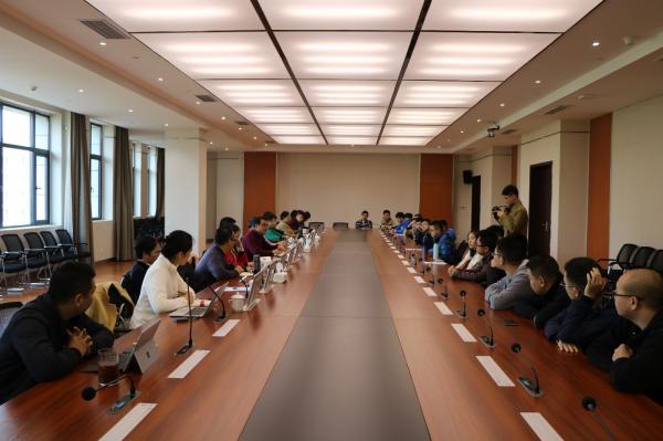 信软学院研究生导师赴宜宾举行师生座谈会