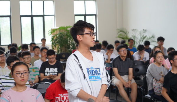 计算机学院举办师生互动留学讲座