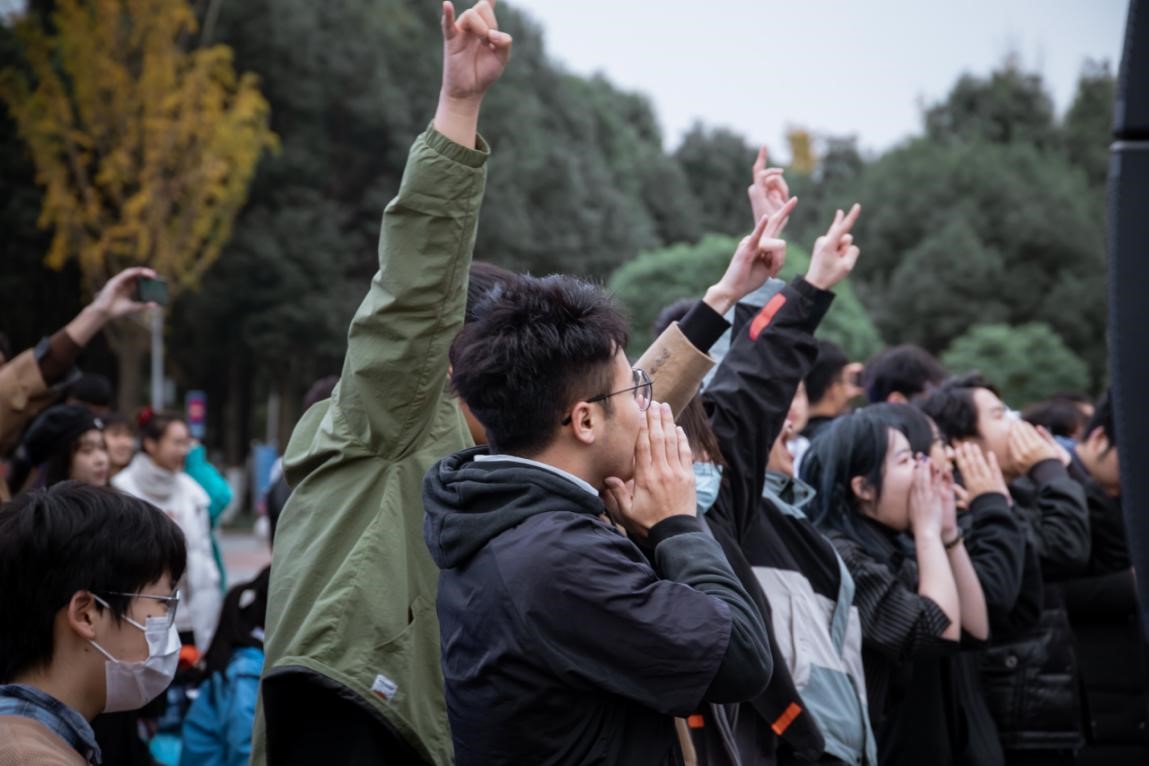 7.jpg 82cc2510fbc497a79a714b7166059c3c_c99b9.j