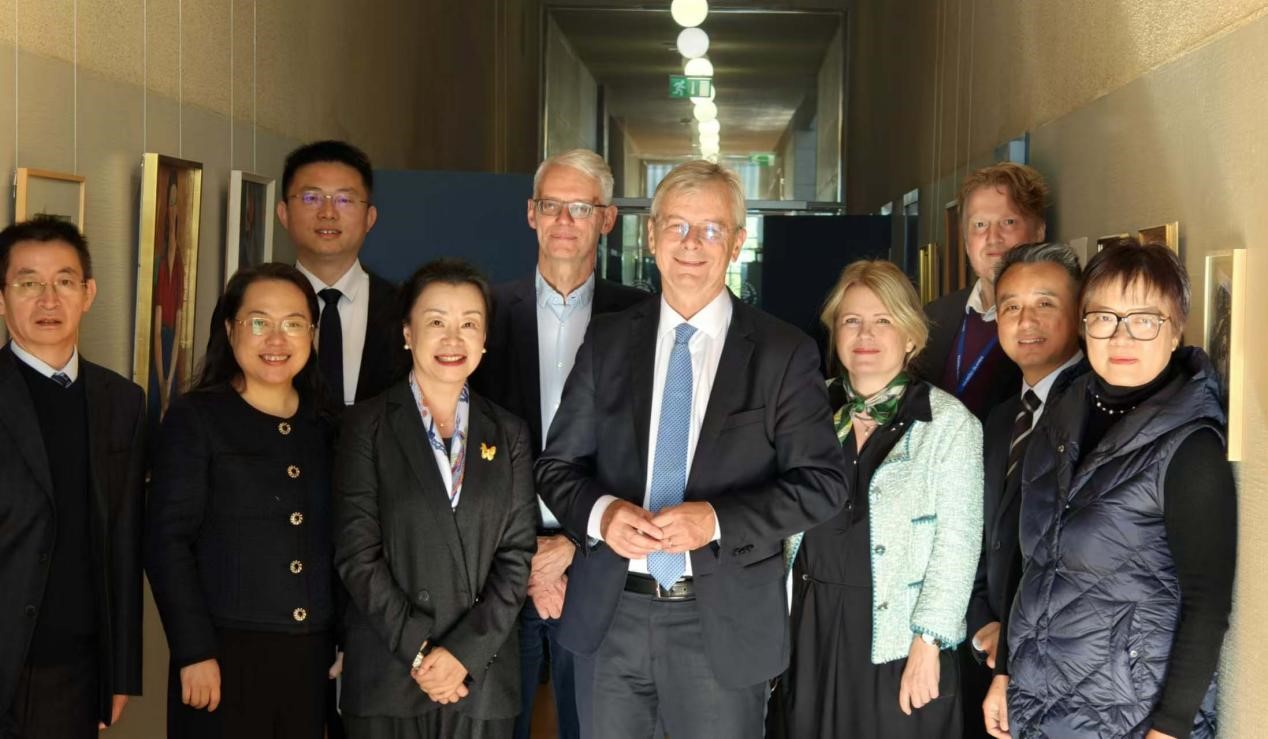 校领导率团访问冰岛和芬兰