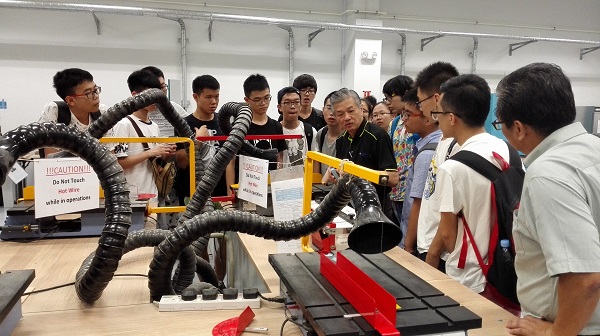 图4 参观设计与环境学院.jpg 8315130ff869778919906819f7e8d169.jpg