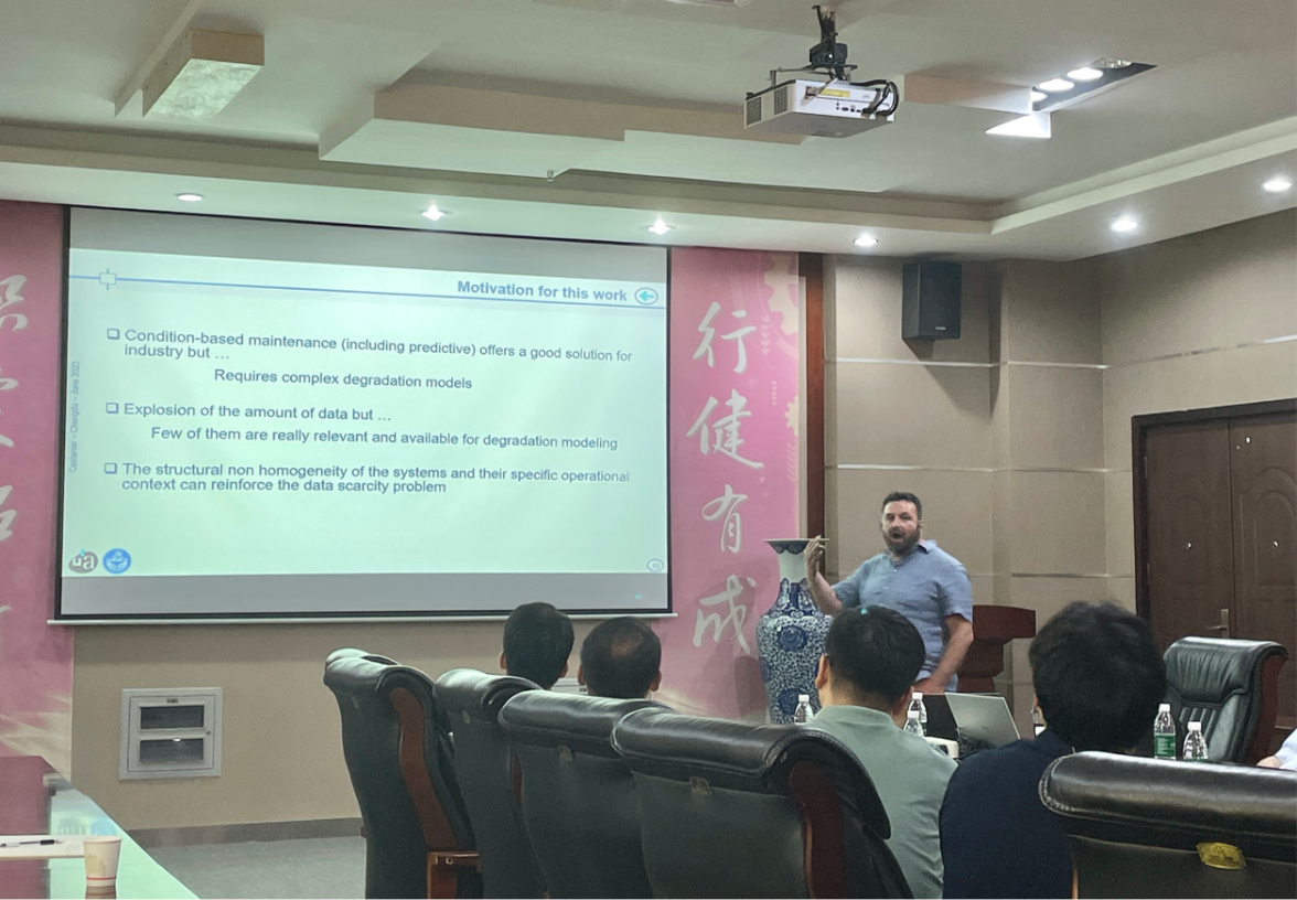 法国贡比涅科技大学特级教授Nikolaos Limnios和法国昂热大学教授Bruno Castanier做客学者论坛