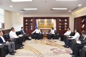 中国建设银行研修中心（研究院）常务副主任（副院长）彭钢来校访问